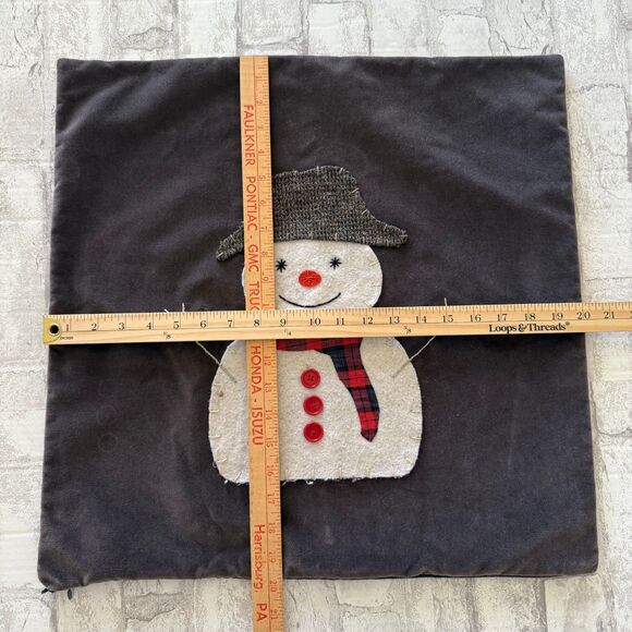 Pottery Barn Snowman Aplique Velour Brown Pillow Cases Winter Holiday 20"x20" - Picture 8 of 10